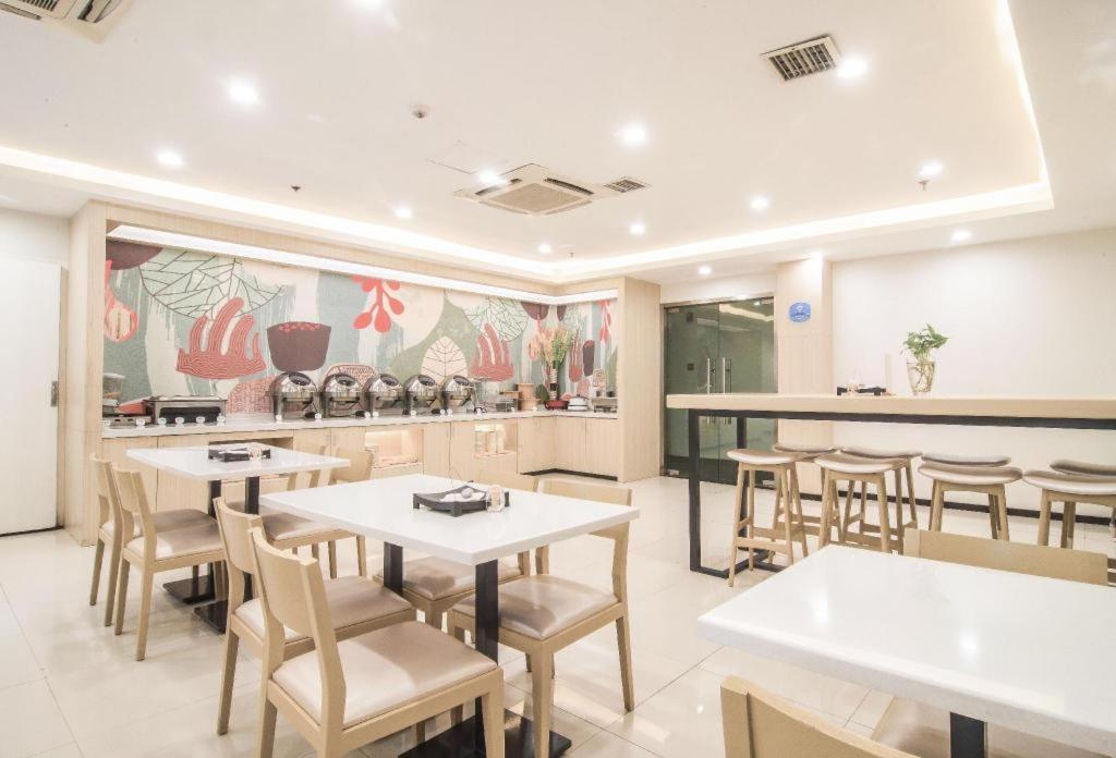 Hanting Express Changsha Middle Of Furong Road Xiangchun Road Екстериор снимка