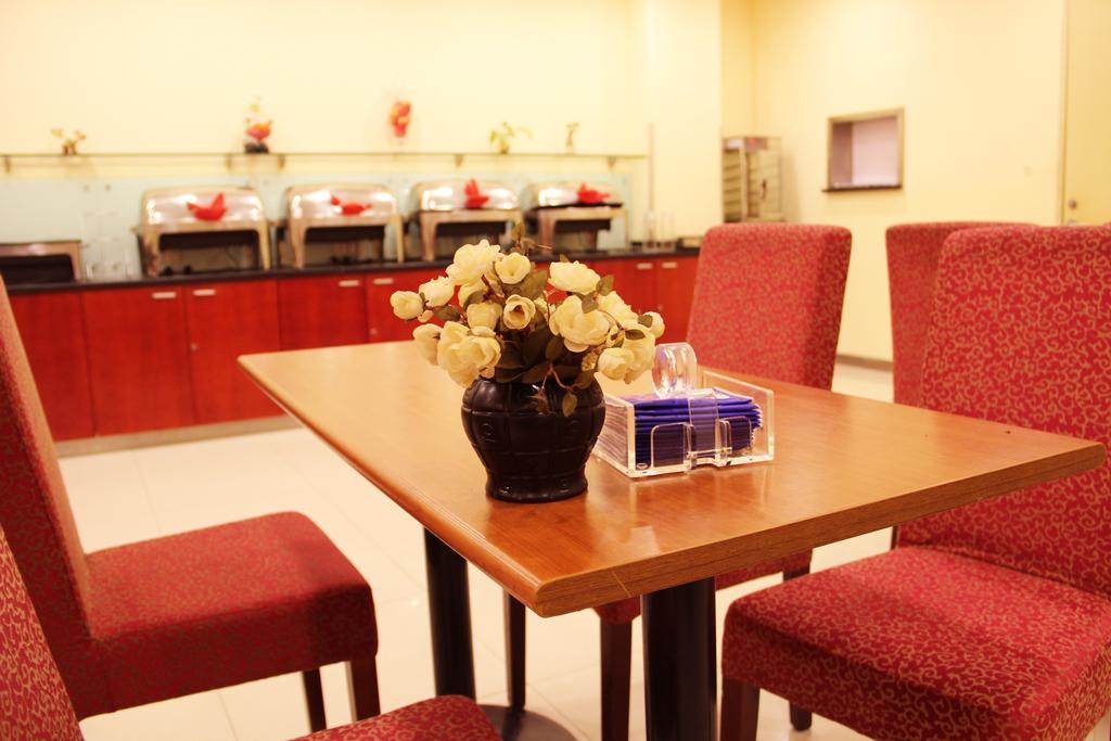 Hanting Express Changsha Middle Of Furong Road Xiangchun Road Екстериор снимка